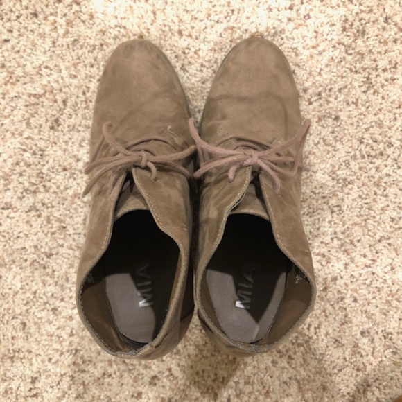 MIA Shawna Lace Up Bootie - Picture 5 of 7